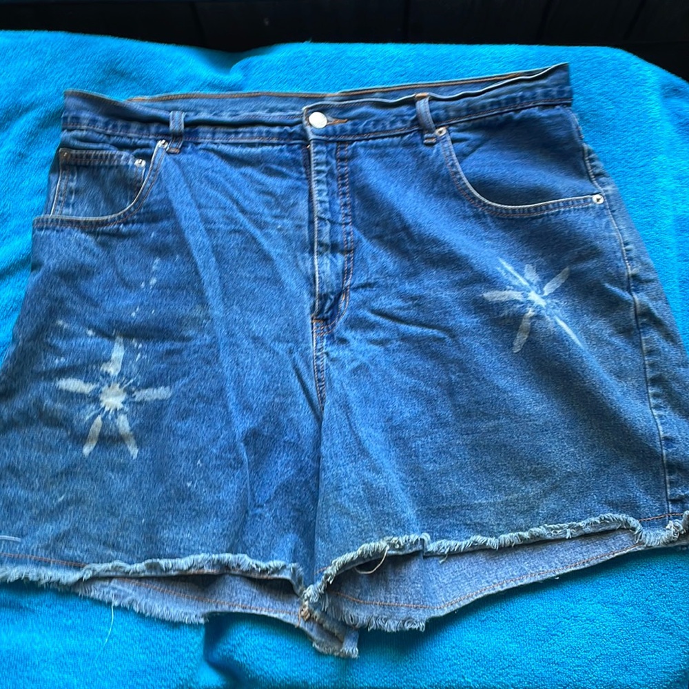 EUC 5-Pocket Denim Shorts with Batik Print & Raw Hem, 18W